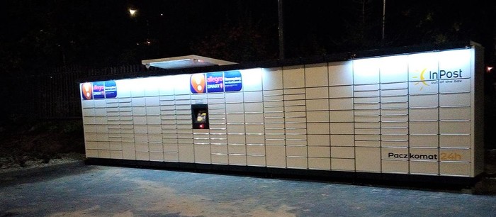 Paczkomat LOD63M Na parkingu marketu Lidl