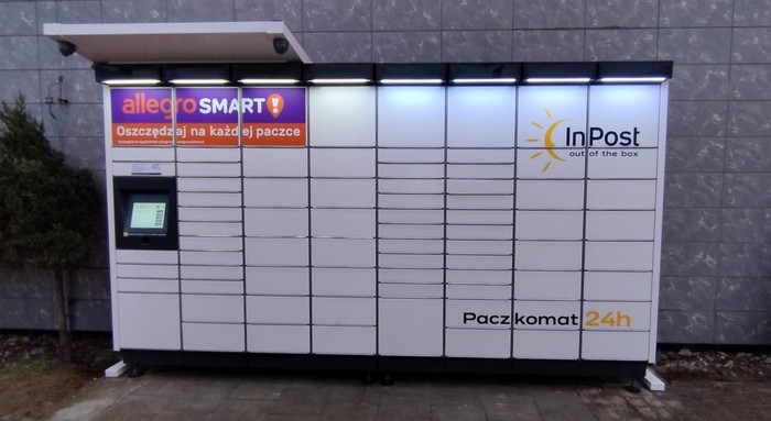 Paczkomat LOM18M przy Akademii Nauk Stosowanych