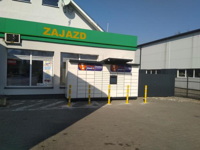 Paczkomat LOW03M przy stacji BP