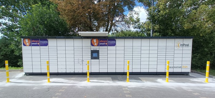 Paczkomat LOW06M przy sklepie Lidl
