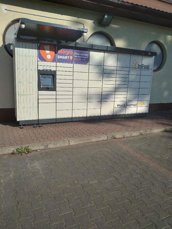 Paczkomat LOW10M Przy Delikatesach Centrum