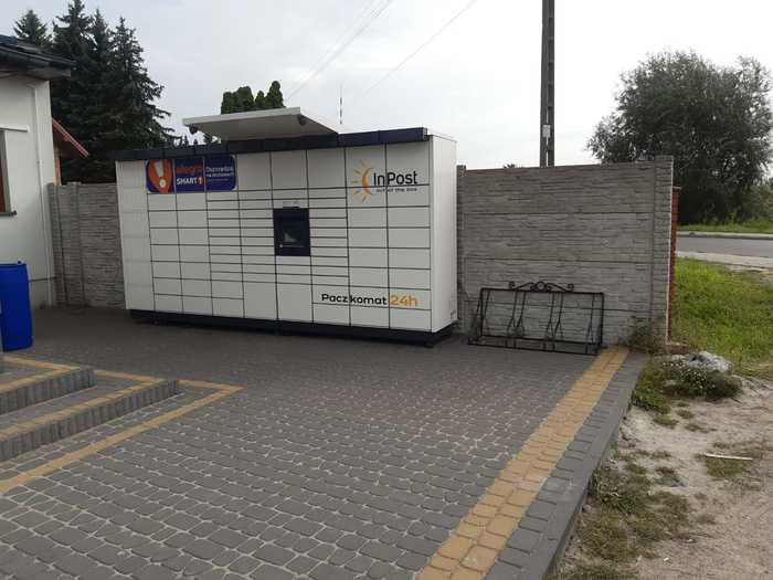 Paczkomat LOW11M Przy sklepie ABC