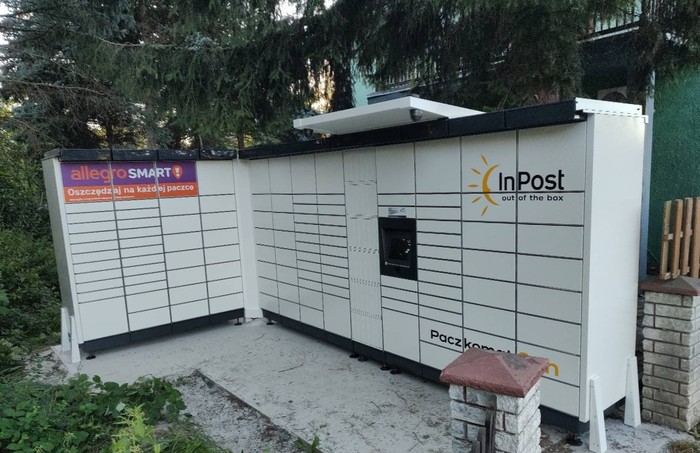 Paczkomat LUA15M Przy sklepie spożywczym