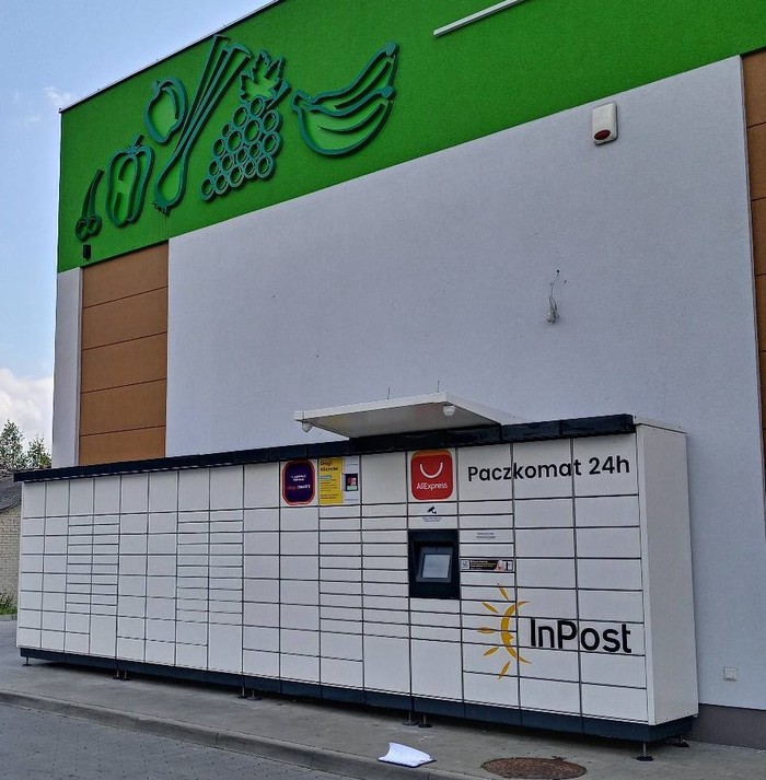 Paczkomat LUB01M Przy sklepie Stokrotka