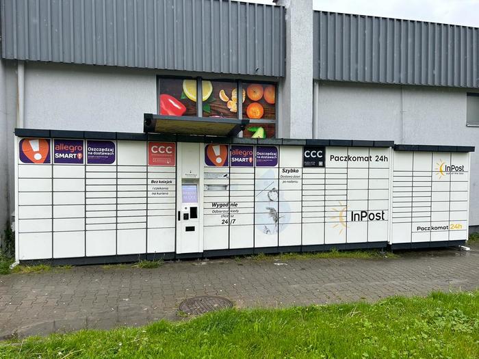 Paczkomat LUB02A Przy markecie Stokrotka