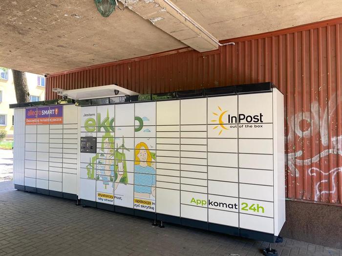 Parcel Locker LUB03APP W przejściu pod budynkiem