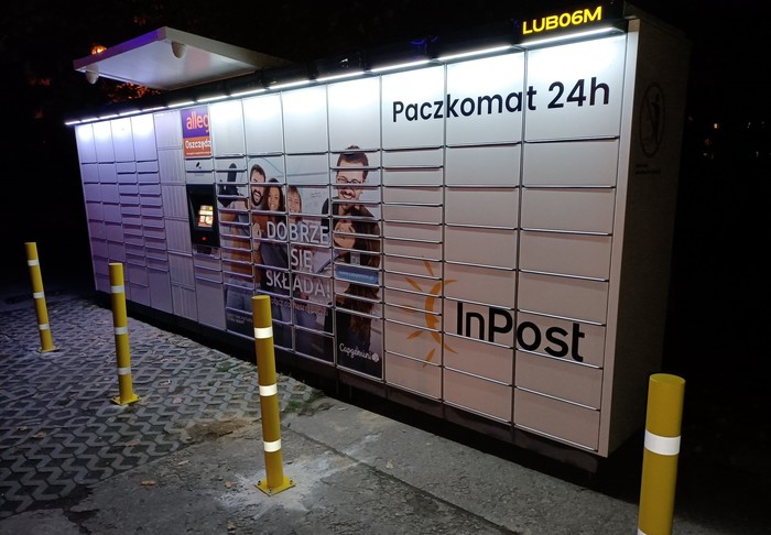 Parcel Locker LUB06M Na parkingu przy siłowni Paco