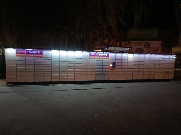 Paczkomat LUB10N Przy markecie Stokrotka