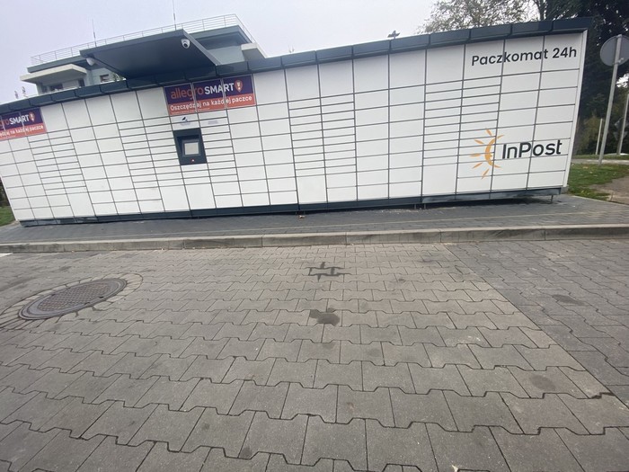 Paczkomat LUB17M Przy sklepie Lidl
