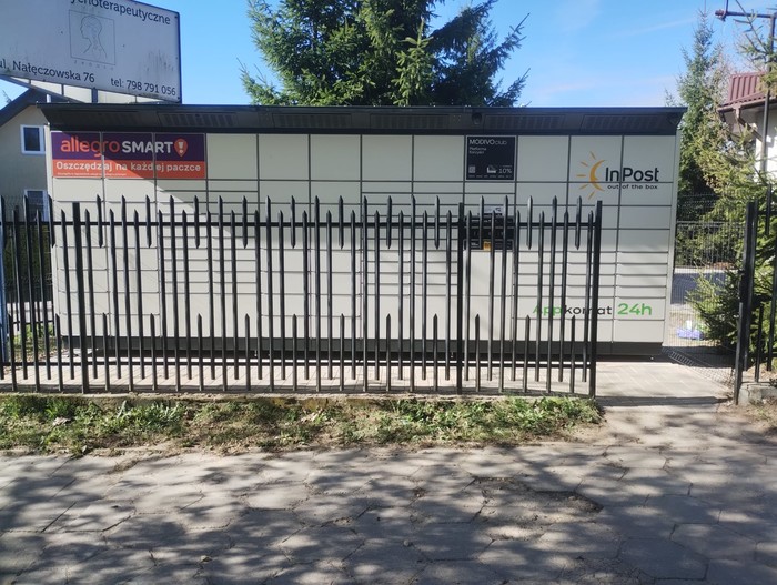 Paczkomat LUB42BAPP Przy budynku usługowym