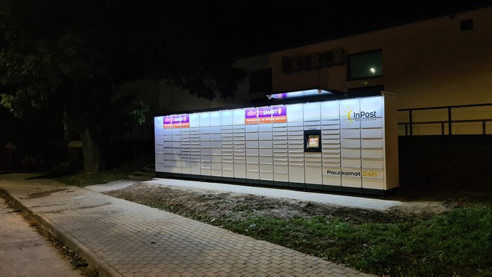 Parcel Locker LUB70M Za pasażem handlowym
