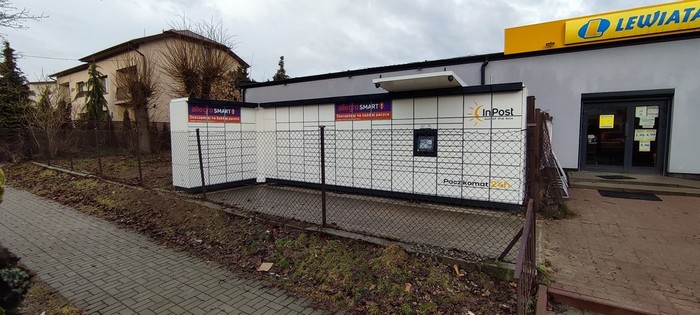 Paczkomat LUB93M Przy sklepie spożywczym