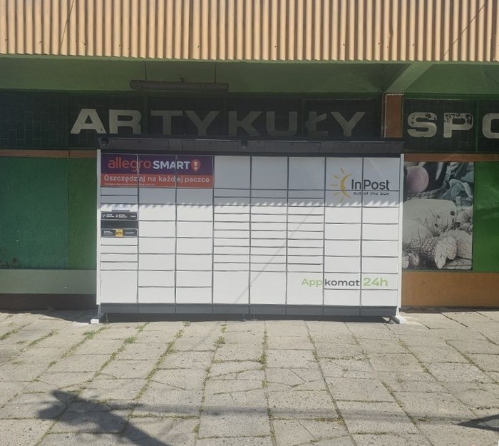 Paczkomat LUC01BAPP Przy sklepie spożywczym