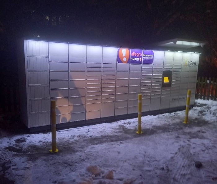 Paczkomat LUK04M Parking za sklepem