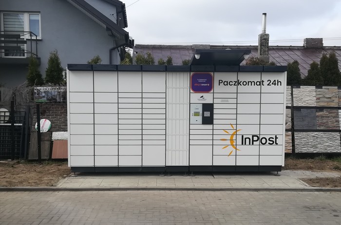 Parcel Locker LUK06N Na parkingu przy Centrum Rozrywki Arkabos