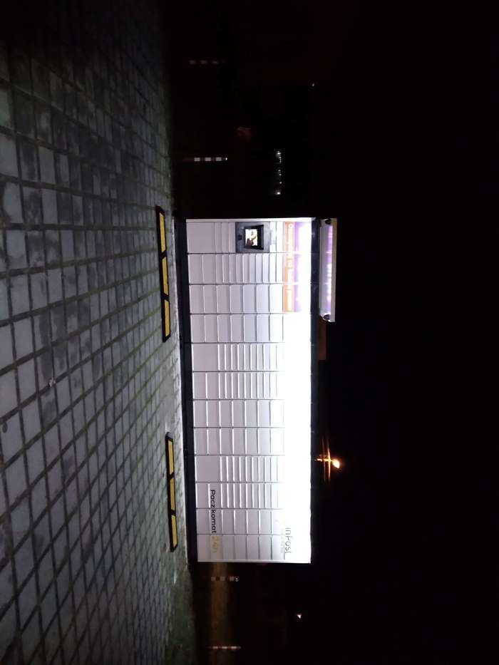Parcel Locker LVO01M Przy sklepie wielobranżowym