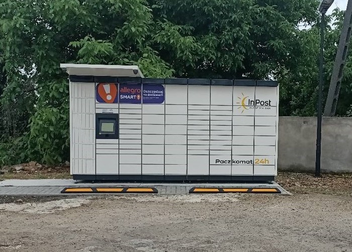 Поштомат LVU01M Parking sklepu Delikatesy Centrum