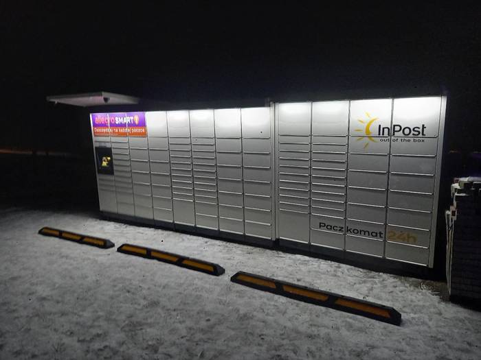 Paczkomat LXE01M Górny parking sklep spożywczo-przemysłowy