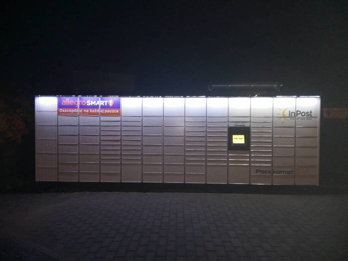 Parcel Locker LXN01M Parking przy salonie firmowym Lubiana S.A.