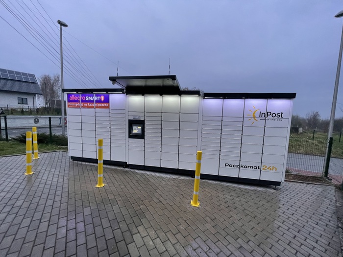 Поштомат LXV01M parking przy sklepie