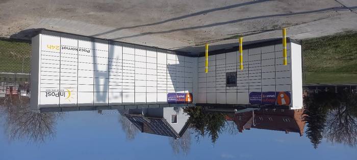Paczkomat LXX01M Na parkingu