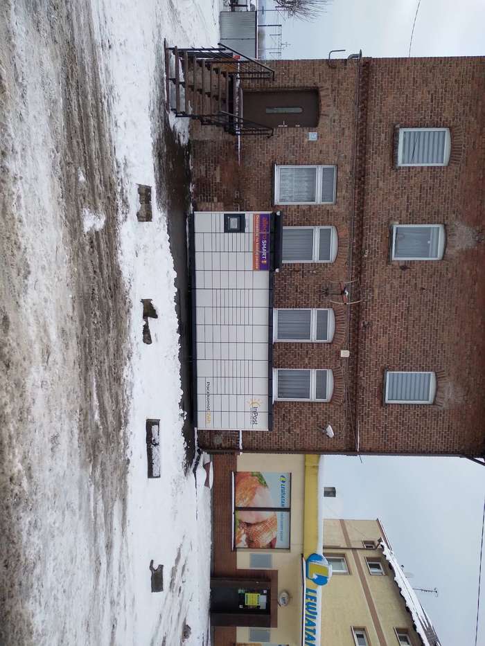 Paczkomat LYE01M Parking przy posesji prywatnej