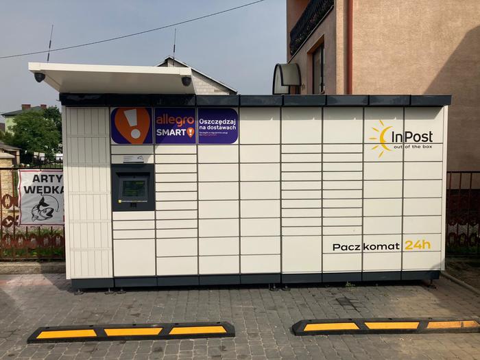 Paczkomat LYY01M Parking przed sklepem ABC