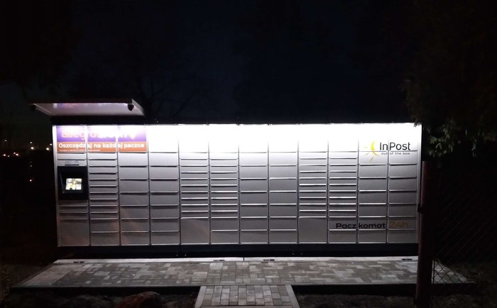 Parcel Locker MAJ02M w bramie
