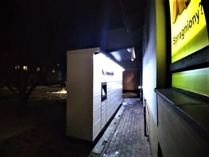 Paczkomat MAL03M Obok Żabki