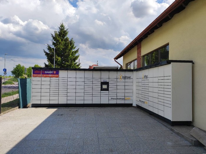 Paczkomat MAL15M przy  sklepie Żabka