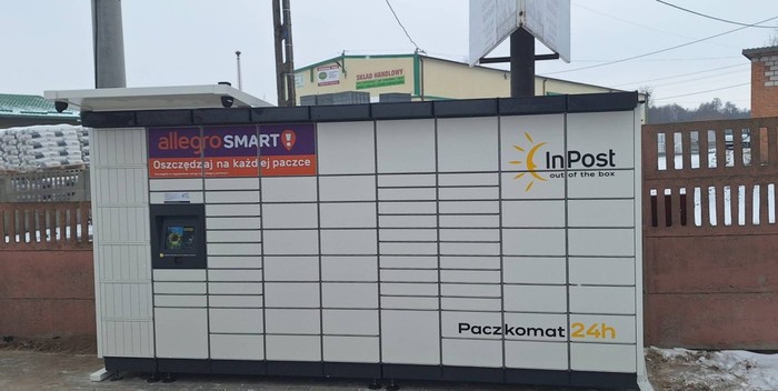 Paczkomat MAQ02M Przed Składem Budowlanym
