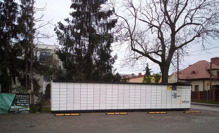Paczkomat MAR05N Przy sklepie spożywczym Izabela