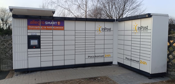 Paczkomat MAR10M Przy sklepie spożywczym