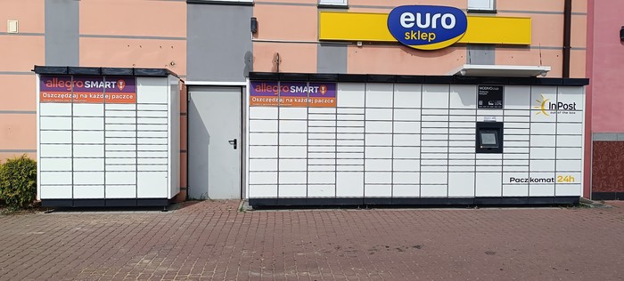 Paczkomat MCR02M Frontowa ściana sklepu