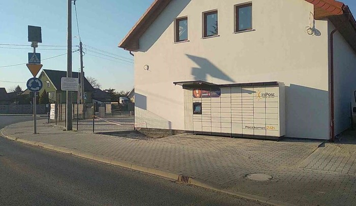 Parcel Locker MCX01M Przy budynku