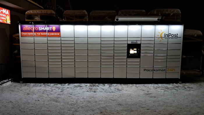 Paczkomat MED02M Przy sklepie