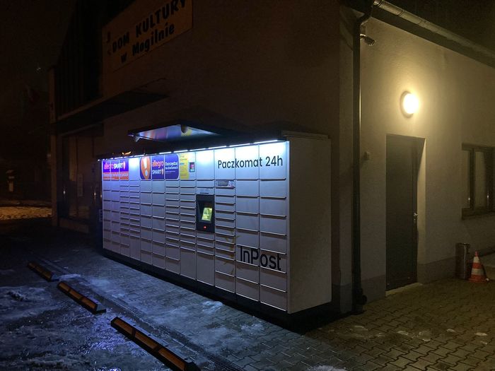 Поштомат MGI01M Frontowa Ściana budynku