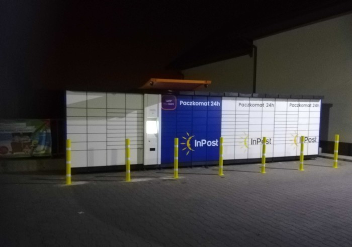 Paczkomat MGL01A Przy sklepie Delikatesy Centrum