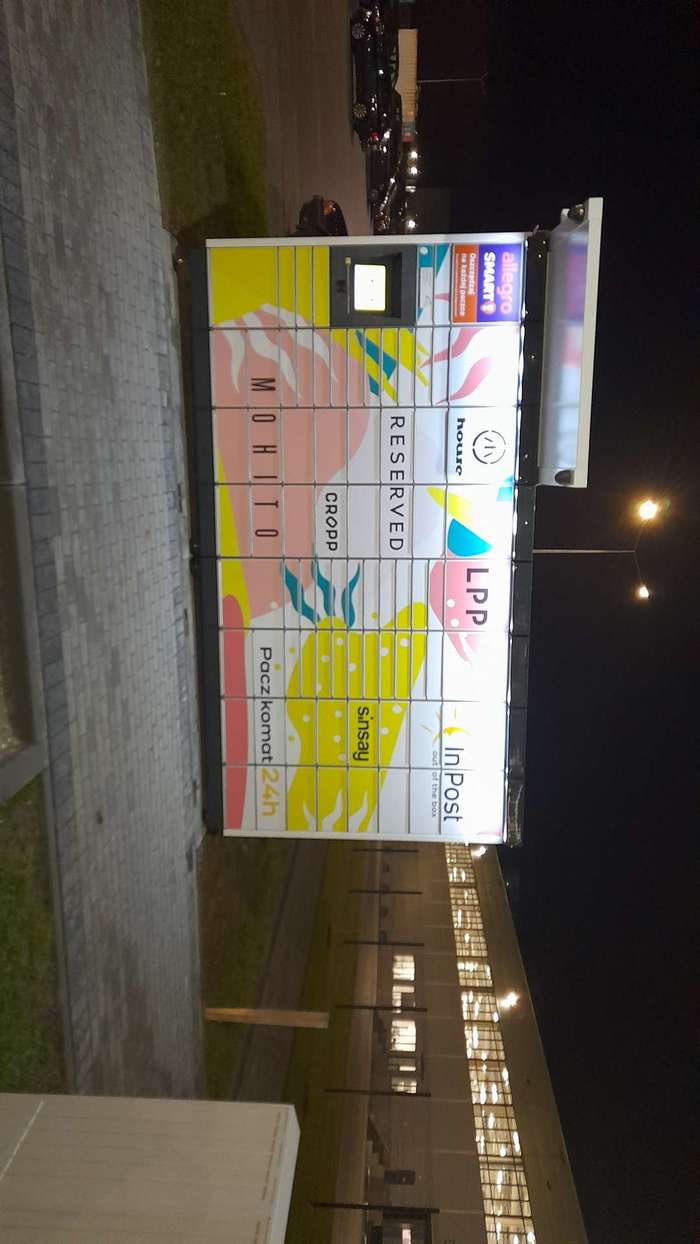 Paczkomat MHC01M przy Centrum Dystrybucyjnym LPP
