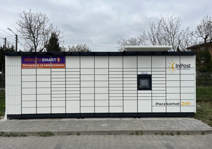 Parcel Locker MIE18M Przy sklepie Delikatesy Centrum