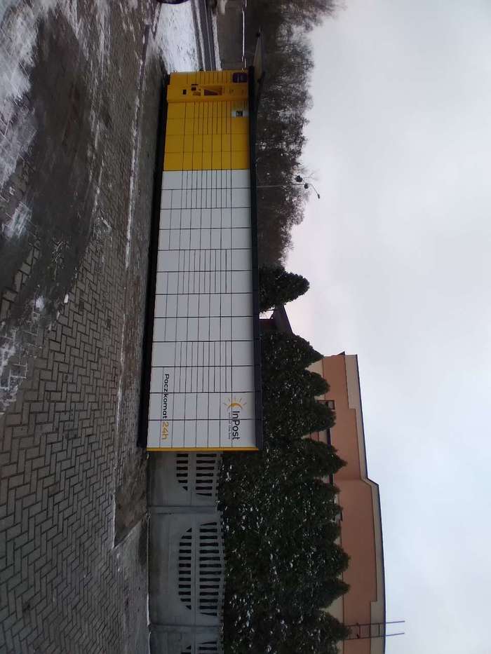 Paczkomat MIO01A parking przy sklepie ogrodniczym