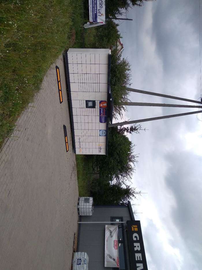 Parcel Locker MIP01M Po prawej stronie działki