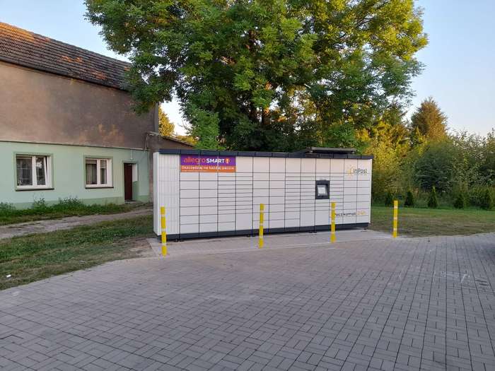 Paczkomat MIR02M Parking sklepu Bajka