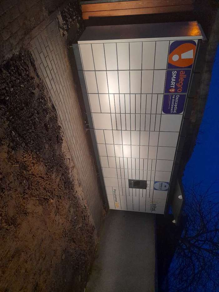 Parcel Locker MKA01M Przy sklepie spożywczym