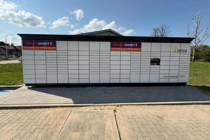 Parcel Locker MKJ02BAPP przy sklepie Rossmann