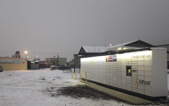 Paczkomat MKW03M Przy Delikatesach Centrum