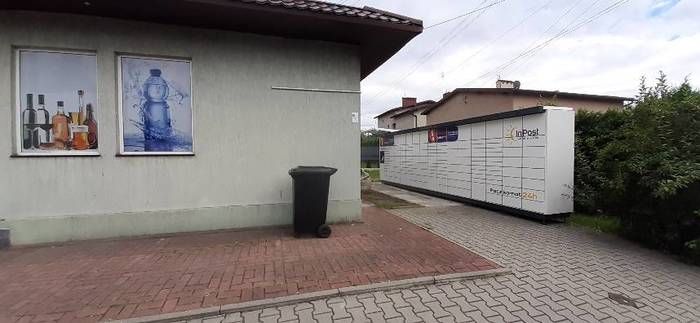 Paczkomat MKW05M Przy Sklepie Spozywczym
