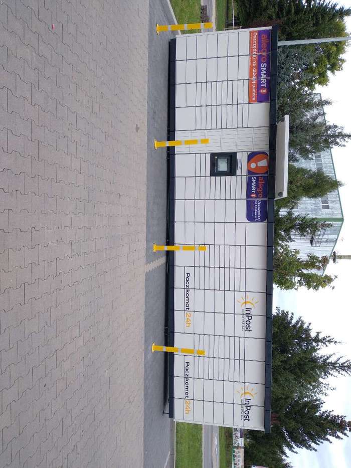 Paczkomat MLB05M Na parkingu Parku Handlowego