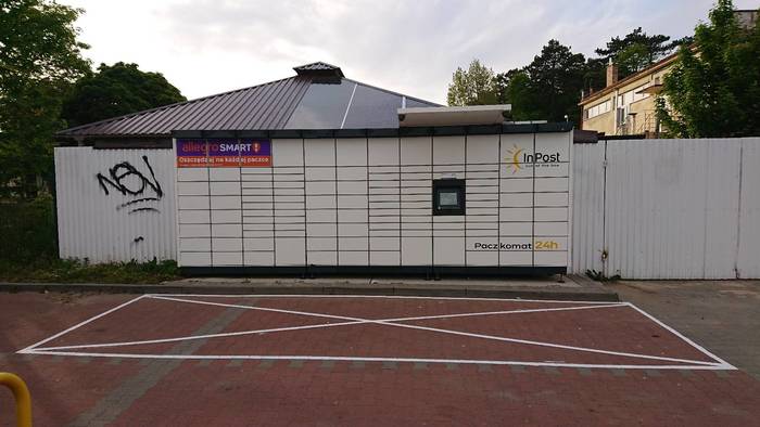 Parcel Locker MLN04M Przy parkingu Urzędu Miejskiego