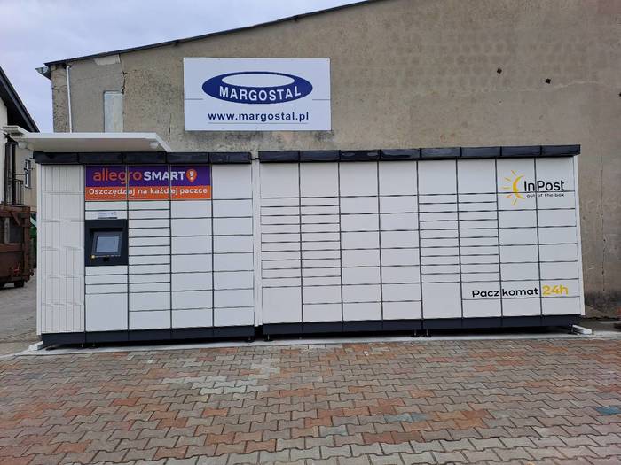 Paczkomat MNN02M Na parkingu przy MARGOSTAL